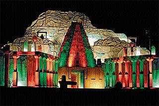 ಗಮನ ಸೆಳೆದ ವಿಜಯನಗರ ಬೆಳಕು...