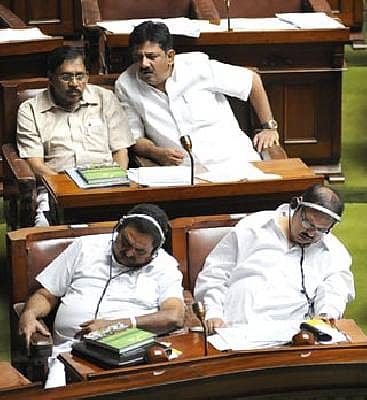 ಮೇ ಒಳಗೆ ಆಸರೆ ಮನೆ ಹಸ್ತಾಂತರ