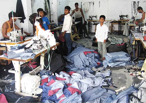 ಜೀನ್ಸ್‌ ಸಿದ್ಧ ಉಡುಪು ಘಟಕದ ದೃಶ್ಯ.