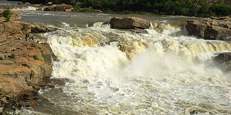 ಮೈಸೂರು ಜಿಲ್ಲೆಯ ಕೆ.ಆರ್. ನಗರ ತಾಲ್ಲೂಕಿನ ಸಾಲಿಗ್ರಾಮ ಸಮೀಪದ ಚುಂಚನಕಟ್ಟೆ ಗ್ರಾಮದ ಧನುಷ್ಕೋಟಿ ಮತ್ತು ಸೀತಾಮಡುವಿನಲ್ಲಿ ಕಾವೇರಿ ನದಿಯು ಉಕ್ಕಿ ಹರಿಯುತ್ತಿರುತ್ತಿದೆ.