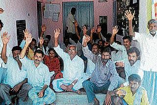 ಗ್ರಾಪಂ. ಕಚೇರಿಗೆ ಬೀಗ, ಪ್ರತಿಭಟನೆ