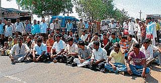 ಸೌಕರ್ಯದ ಕೊರತೆ: ಪ್ರತಿಭಟನೆ