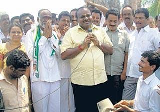 ಪ್ರಮುಖ ನಾಯಕರೊಂದಿಗೆ ಅಭ್ಯರ್ಥಿಗಳ ಪ್ರಚಾರ