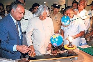 ಸಾಧ್ಯವಿಲ್ಲ ಎಂಬುವವರಿಂದ ದೂರವಿರಿ