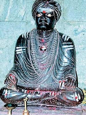 ಸಾವಿರದ ಬೆಳಕಿನಲ್ಲಿ ಆದ್ಯವಚನಕಾರ