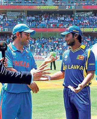 ಎರಡು ಬಾರಿ ನಾಣ್ಯ ಚಿಮ್ಮಿದ ದೋನಿ