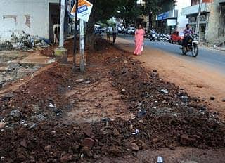 ಮನಬಂದಂತೆ ರಸ್ತೆ ಅಗೆತ; ಸಾರ್ವಜನಿಕರಿಗೆ ಪ್ರಾಣಸಂಕಟ