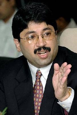 ತರಂಗಗಳ  ಉರುಳಿನಲ್ಲಿ  ದಯಾನಿಧಿ