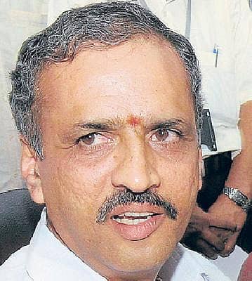 ಎಲ್ಲೆಡೆ ಆಂಗ್ಲ ಶಾಲೆ: ಕಾಗೇರಿ