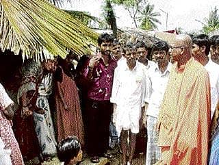 ಶೈಕ್ಷಣಿಕ ಜಾಗೃತಿಗೆ ಸ್ವಾಮೀಜಿ ಪಾದಯಾತ್ರೆ