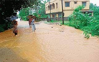 ಉಡುಪಿ: ಧಾರಾಕಾರ ಮಳೆ-8 ಮನೆಗೆ ಹಾನಿ