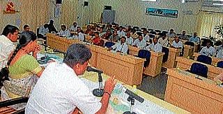 ರಸಗೊಬ್ಬರ ಪೂರೈಕೆ, ಟಿ.ಸಿ ದುರಸ್ತಿಗೆ ಆಗ್ರಹ