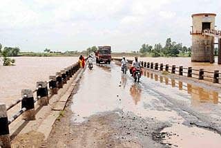 10 ಸೇತುವೆ ಸಂಚಾರಕ್ಕೆ ಮುಕ್ತ