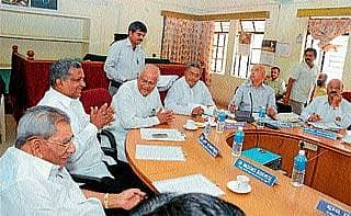 ಮರ ಕಡಿಯಲು ಜಿಲ್ಲಾಡಳಿತ ನಿರ್ಧಾರ