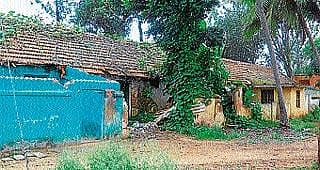 ಪಾಳು ಬಿದ್ದಿರುವ ಪೊಲೀಸ್ ವಸತಿ ಗೃಹ