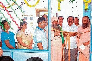 ಸೌಲಭ್ಯದಿಂದ ರೈತರ ಉನ್ನತಿ: ಐಹೊಳೆ