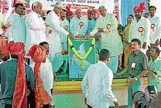 ಪರಿಶಿಷ್ಟರ ಮೀಸಲಾತಿ ಮಿತಿ ಹೆಚ್ಚಳಕ್ಕೆ ಆಗ್ರಹ