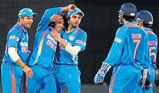 ಕ್ರಿಕೆಟ್: ದೋನಿ ಬಳಗದ ವಿಜಯದುಂದುಭಿ