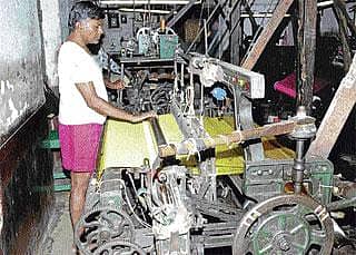 ಲೋಡ್ ಶೆಡ್ಡಿಂಗ್: ಅತಂತ್ರದಲ್ಲಿ ನೇಕಾರರು