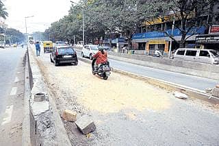 ಸುಗಮ ಸಂಚಾರಕ್ಕೆ ಸಂಚಕಾರ; ಅಪಾಯ ಅಪಾರ