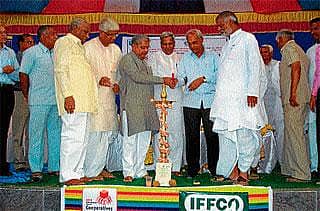 ಸಹಕಾರ ಮಾರಾಟ ಮಹಾಮಂಡಳ ಗೊಬ್ಬರ ಮಾರಾಟ ಕೇಂದ್ರ ಉದ್ಘಾಟನೆ