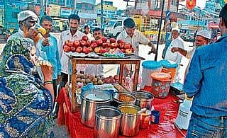 ದಾಹ ತಣಿಸಿಕೊಳ್ಳಲು ಜ್ಯೂಸ್ ಮೊರೆ