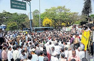 ಕಾರ್ಯನಿರತ ಪತ್ರಕರ್ತರ ಬೃಹತ್ ಪ್ರತಿಭಟನೆ