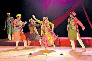 ಸ್ಟೋರೀಸ್ ಇನ್ ಎ ಸಾಂಗ್ ನಾಟಕ