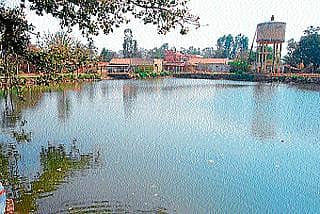 ಕೆರೆಯಲ್ಲಿ ನೀರು: ಬರದ ಭೀತಿ ದೂರ