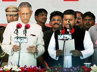 ಅಖಿಲೇಶ್ ಯಾದವ್ ಪ್ರಮಾಣ ಸ್ವೀಕಾರ