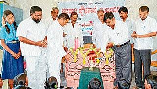 ಸ್ವಾವಲಂಬಿಯಾಗುವ ಶಿಕ್ಷಣ ನೀಡಲು ಸಲಹೆ