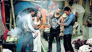 ಆಜ್ ಕುಚ್ ತೂಫಾನಿ ಕರ್ತೆ ಹೈ