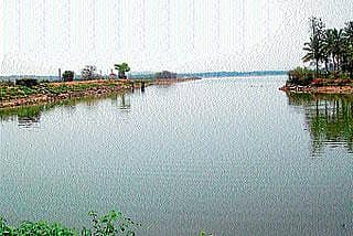 ಕೆರೆ ಇದೆ: ಸಮಸ್ಯೆಯೂ ಸಮುದ್ರದಷ್ಟಿದೆ!