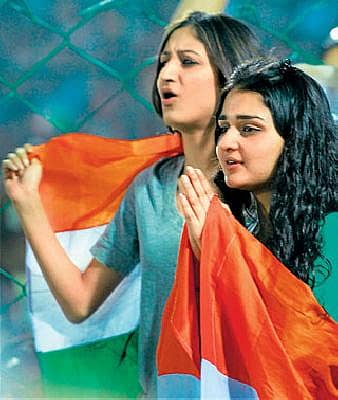 ಚುಟುಕು ಕ್ರಿಕೆಟ್ಗೆ ಲಲನೆಯರ ಲಂಗರು