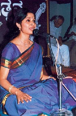 ಬೆಳಗಿದ ಕಲಾವಿದೆಯರು