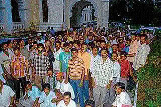 ರಸ್ತೆ ಬದಿ ವ್ಯಾಪಾರ: ಬಗೆಹರಿಯದ ಬಿಕ್ಕಟ್ಟು