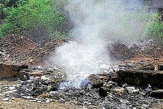 ತ್ಯಾಜ್ಯ ವಿಲೇವಾರಿಗೆ ಸುಲಭ ಪರಿಹಾರ-ಬೆಂಕಿ ಹಾಕಿ!