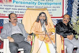 ಗುರುಪೂರ್ಣಿಮೆ: ವಿಶೇಷ ಪೂಜೆ, ಧಾರ್ಮಿಕ ಕೇಂದ್ರಗಳಲ್ಲಿ ಪ್ರಾರ್ಥನೆ