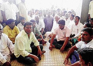 ವೈದ್ಯರು ಬರ‌್ತಾ ಇಲ್ಲ: ಡಿಎಚ್‌ಒ ವಿಷಾದ