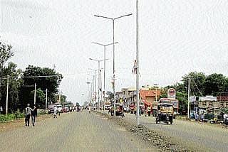 ಚಿಂಚೋಳಿ: ಅಂದ ಹೆಚ್ಚಿಸಿದ ವಿದ್ಯುತ್ ಕಂಬಗಳು