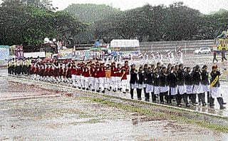 ಜಿಟಿಜಿಟಿ ಮಳೆಯಲಿ ರಾಜ್ಯೋತ್ಸವ ಸಂಭ್ರಮ