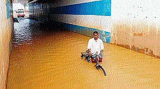 ಮಳೆಯಾದರೆ ಕೆಳ ಸೇತುವೆ ಸಂಚಾರವೇ ರದ್ದು!