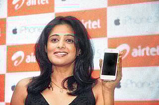 ಪ್ರಿಯಾಮಣಿ ಐಫೋನ್