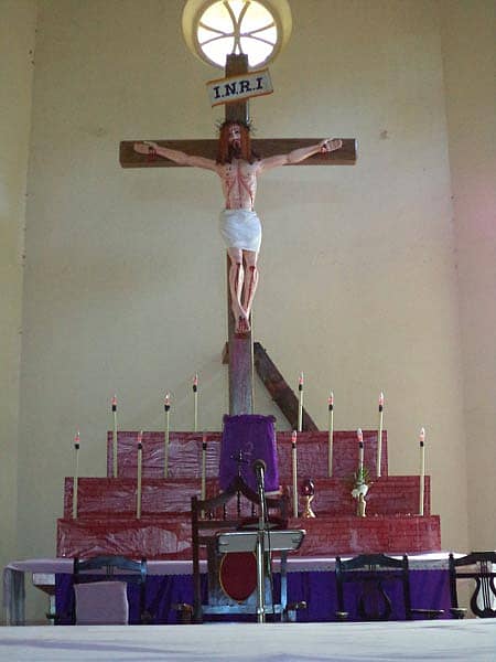 ಹೈ ಚರ್ಚ್ನಲ್ಲಿರುವ ಏಸು ಶಿಲುಬೆ