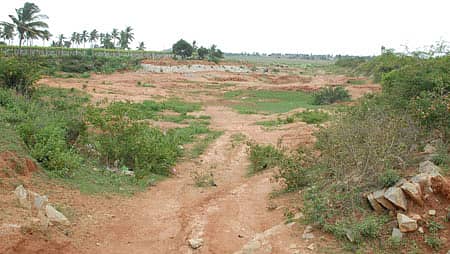 ಚಿಕ್ಕಬಳ್ಳಾಪುರ ತಾಲ್ಲೂಕಿನ ಮಂಚನಬಲೆ ಕೆರೆಯ ಒಂದು ನೋಟ.