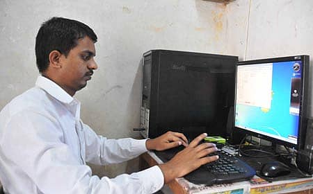 ಕಂಪ್ಯೂಟರ್‌ನ ಆಡಿಯೊ ತಂತ್ರಜ್ಞಾನದ ಮೂಲಕ ಪುಸ್ತಕ ಓದುವಿಕೆ ಆಲಿಸಿದ ಮಲ್ಲಪ್ಪ