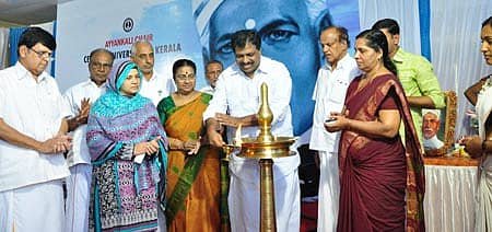 ಕಾಸರಗೋಡಿನ ನಾಯಮ್ಮಾರಮೂಲೆಯಲ್ಲಿರುವ ಕೇಂದ್ರೀಯ ವಿಶ್ವವಿದ್ಯಾಲಯದಲ್ಲಿ ಸ್ಥಾಪಿಸಲಾದ ಅಯ್ಯಂಗಾಳಿ ಪೀಠವನ್ನು ಕೇಂದ್ರ ಕಾರ್ಮಿಕ ಖಾತೆ ಸಹ ಸಚಿವ ಕೊಡಿಕುನ್ನಿಲ್ ಸುರೇಶ್ ಮಂಗಳವಾರ ಉದ್ಘಾಟಿಸಿದರು.