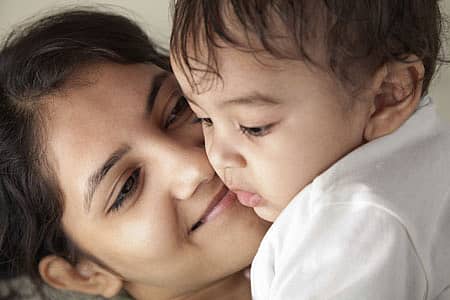 ತಿರುಗಿ ಬರುವೆ ಕಂದಾ ಅಳಬೇಡ