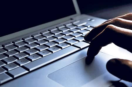 ಅಂತರ್ಜಾಲ ಬಳಕೆ-ಮಹಿಳೆ ಆದ್ಯತೆ!