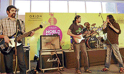 ಮಾಲ್‌ನಲ್ಲಿ ರಂಜಿಸಿದ ಫ್ಯೂಶನ್ ಸಂಗೀತ